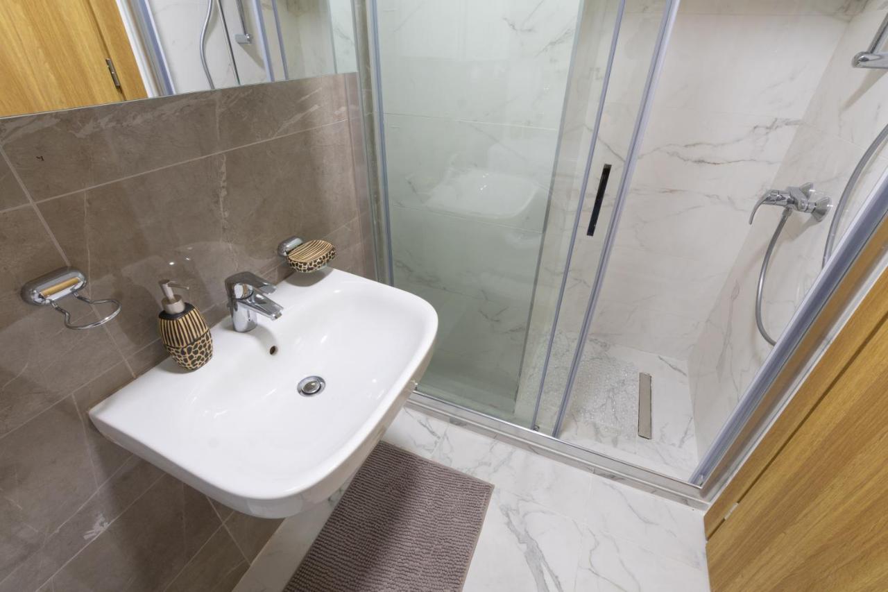 Modern ǀ 1 Bedroom ǀ WIFI Skopje Buitenkant foto